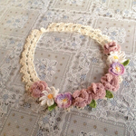 レース編み＊きらめくお花のネックレス(バラ、ビオラ、マーガレット)