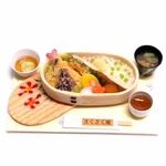 『豆ご飯と天ぷら弁当♪B』（ミニチュアフード）