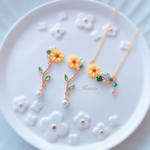 《SWAROVSKIグリーン》向日葵×ビジュー 2点セット♡ピアスorイヤリング♡ネックレス（ニッケルフリー）