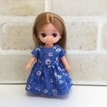 袖ありブルーの小花柄ワンピース　ミキちゃんマキちゃん　服　ワンピース　ミキマキ