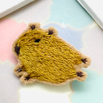 カピバラの刺繍ブローチ(P)