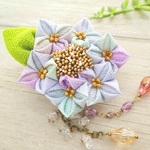 ガク紫陽花ヘアクリップ*多色ミックスカラー　浴衣髪飾り・着物に　つまみ細工