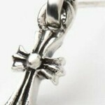 【Brilliant. J】シルバー silver 925 ピアス ゴシック クロス プラス 十字架 ドロップ型 クロムハーツ風 （片方のみ）（BJ-SV925E2a）