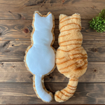 猫のおもちゃ　茶シロ猫