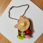 トースト＆サラダセットのキーチェーン