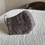 ブラウンコットン刺繍生地の立体マスク