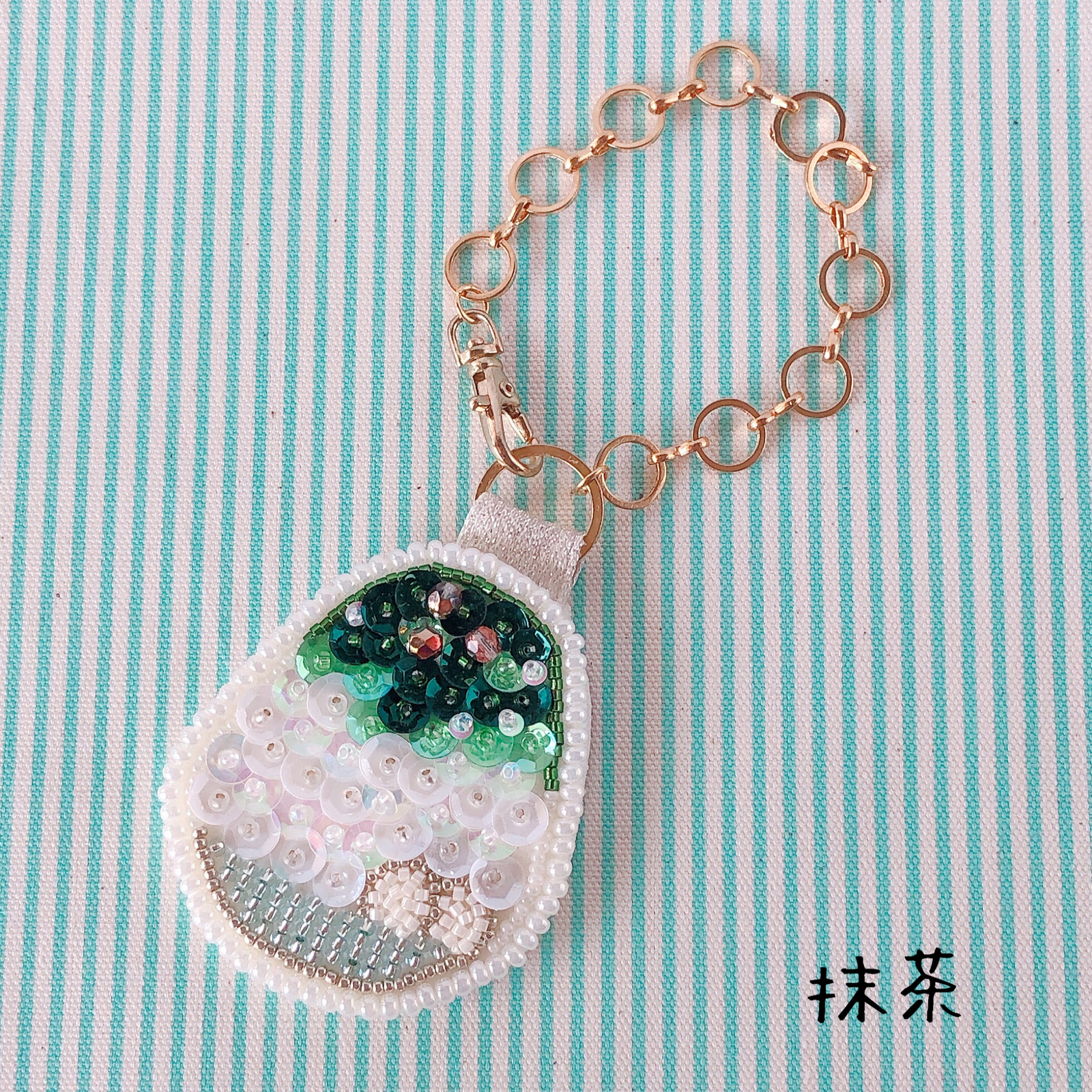 キラキラかき氷のビーズ刺繍バッグチャーム - 星と糸 | minne