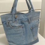 値下げしました⤵️デニムリメイクの両面ダブルポケットのトートバッグ