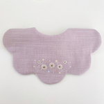 リボン刺繍　お花のスタイ