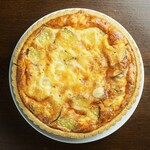 【秋冬限定】鮭と川越産さつま芋のキッシュ　18㎝ホール（3～4人前）【日本酒や焼酎とともに】