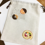 Cafe-sweets☆羊毛刺繍 巾着〜ロールケーキ🍓