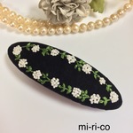 コデマリの花刺繍 バレッタ