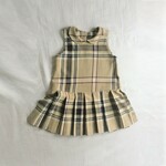 ベージュチェックのプリーツワンピース