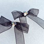 ふんわりリボンのビジューピアス