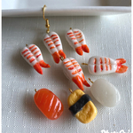 寿司(エビ)ピアス/イヤリング　ミニチュアピアス　食品サンプルピアス