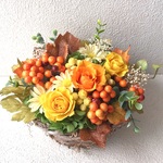 秋色のかごアレンジ♪オレンジ黄色プリザーブドフラワー花ブリザードフラワー結婚式誕生日プリザ薔薇プレゼントバラギフト花器サプライズ退職祝い
