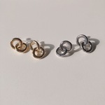 W circle ring earring