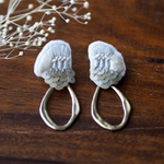 手刺繍ピアス（14KGF）白_ゴールドリング
