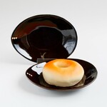 チョコレート色の楕円ソーサー(３ドット) 　1210-0004
