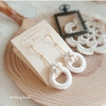 N*  白いお花とコットンリング    ピアス / イヤリング