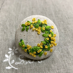 ミモザの三日月(ハーフムーン)リース　刺繍ブローチ/ヘアゴム
