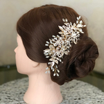 ウエディング ヘッドドレス　ブライダル ビジュー フラワー ゴールドアクセサリー