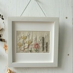 花のよろこび。　刺繍フレーム　壁掛け　ナチュラル色
