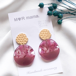 【再販】ゆがみゴールド×ウェーブ アクリル ツートン✳︎ピアス / イヤリング / 樹脂ノンホールピアス《くすみピンク》
