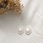 【再販】石膏風マットホワイトカボションイヤリング/ピアス