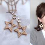 ✴︎NEW!✴︎大ぶりラタン素材のスターとゴールドデザインフープピアス