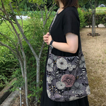 北欧風大きな花柄のななめかけショルダーバッグ(グレー