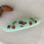 刺繍バレッタ9×2.5 すずめとどんぐり