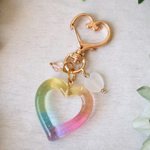 レインボーくり抜きハートキーホルダー🌈