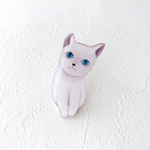 青い目の子猫ブローチ