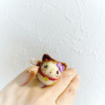 羊毛フェルト　ネコ玉ちゃんリング②