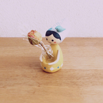 お花摘み子さん　黄土色ワンピース