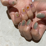 colorful stone × green  *ﾆｭｱﾝｽﾈｲﾙ,ﾎﾜｲﾄﾈｲﾙ,天然石,ｺﾞｰﾙﾄﾞﾈｲﾙ,箔