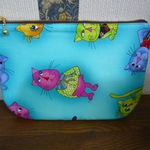 USA生地　ポップな猫柄のポーチ