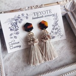 [送料無料]べっこうプレートとつやつやタッセルピアス