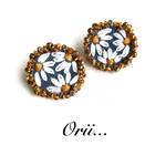 ビーズサークル花柄刺繍ピアス