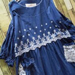デニムダンガリー刺繍スカラップのワンピ♪