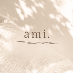 ami.