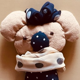 うすむらさきとベージュ