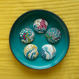 刺繍 UYAUYA