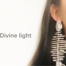 Divine lightピアス