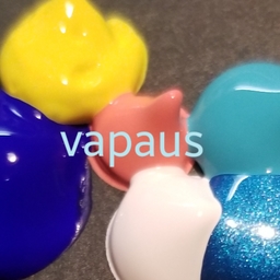 刺繍とビーズ vapaus by.tmm