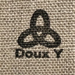 Doux Y (ドゥ　イグレック)