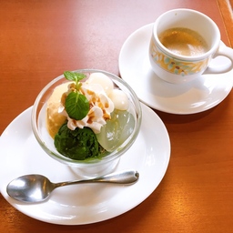 Honey flat latte