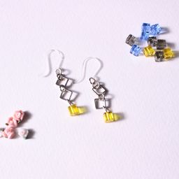 樹脂ピアス*Lotus