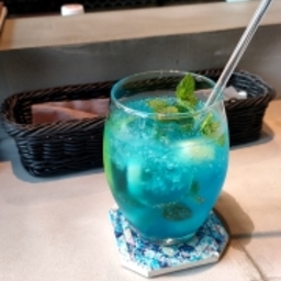 シアン